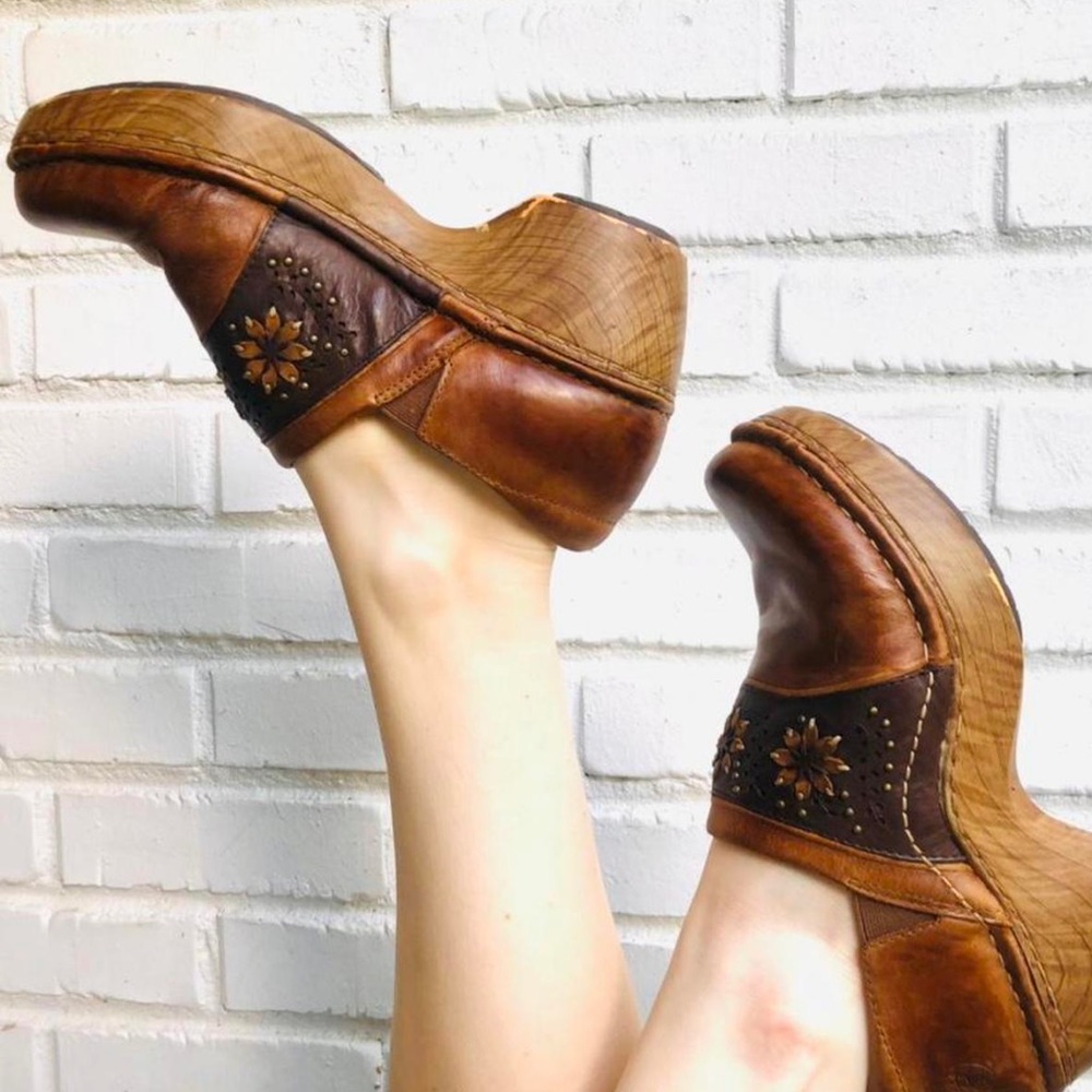 Ariat Bella brown floral clogs size 8B